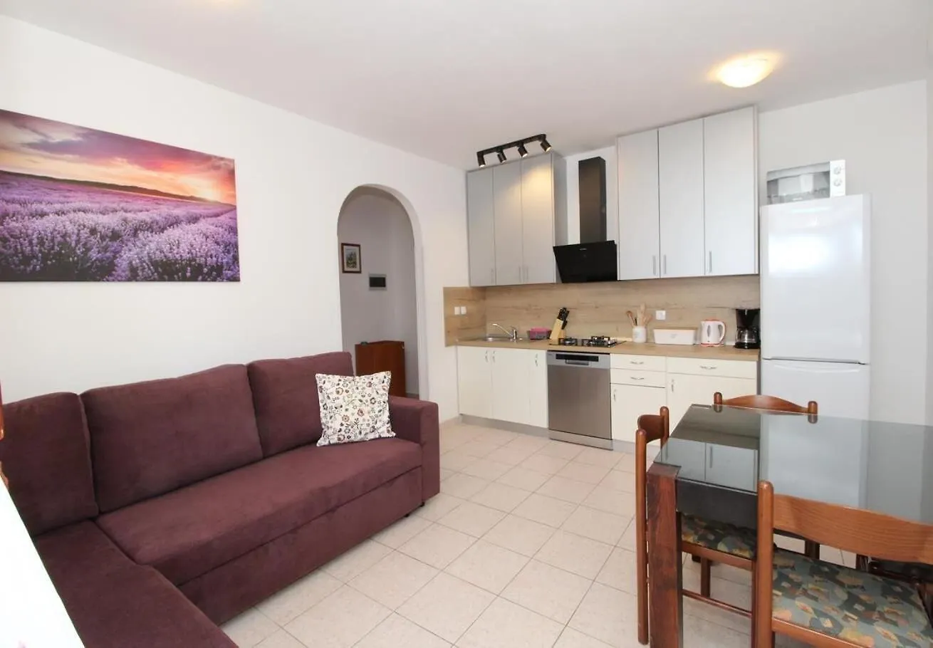 Apartment Uga Mandre