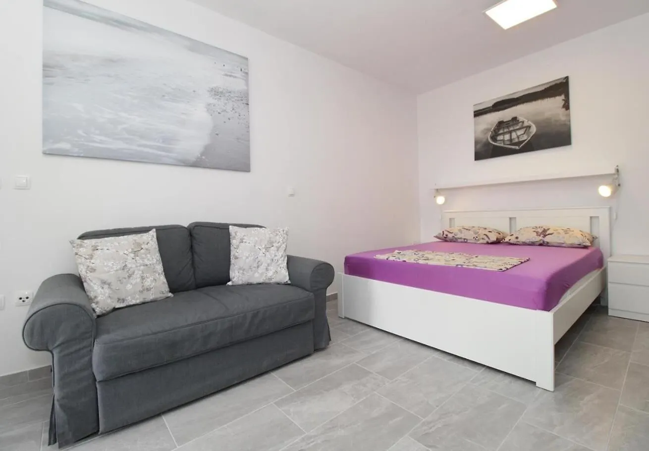 Apartment Uga Mandre Croatia