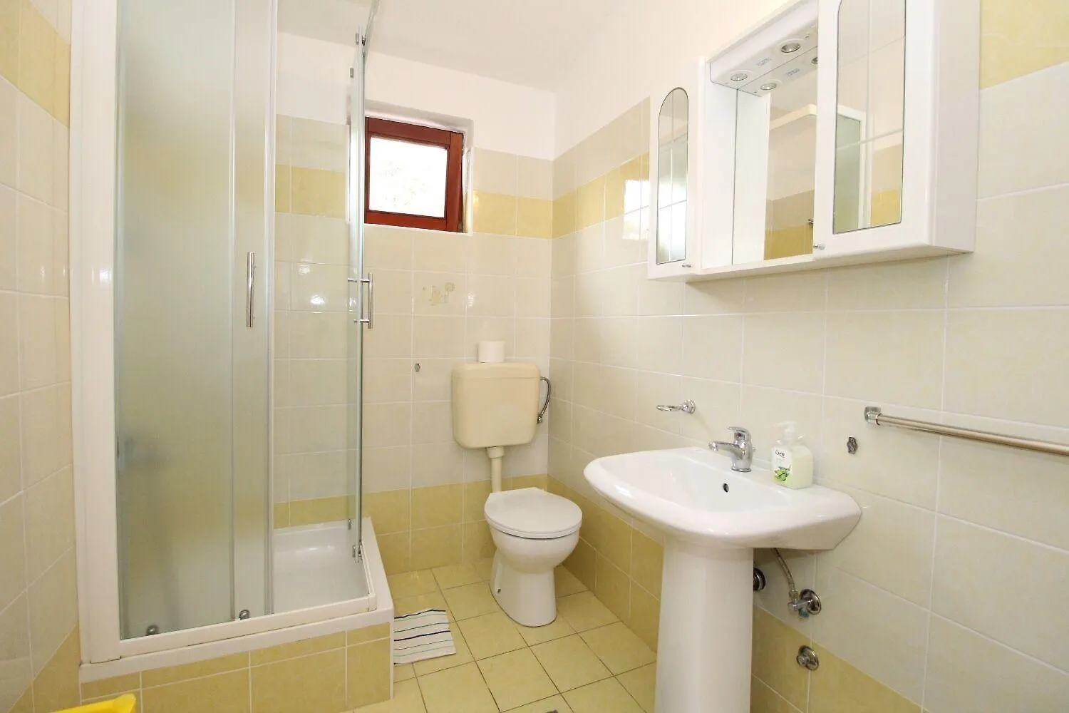 Apartment Uga Mandre